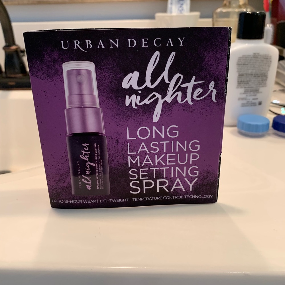 Urban decay setting spray, mini size